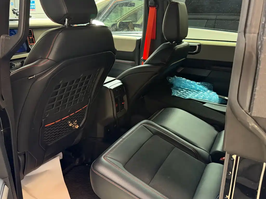 Ford Bronco — миниатюра 7