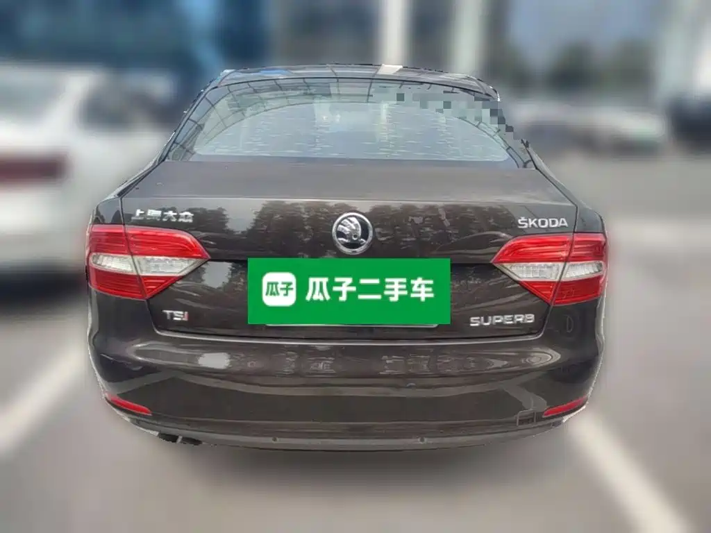 Skoda Superb — миниатюра 8
