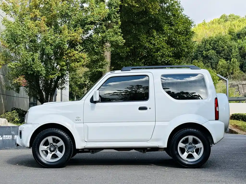 Suzuki Jimny — миниатюра 5