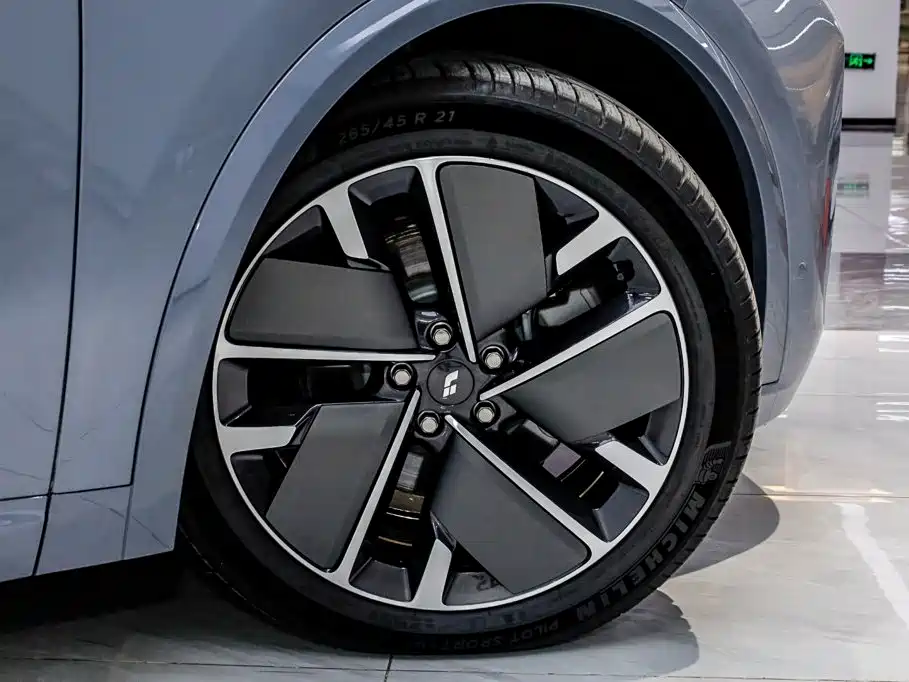 Li Auto Li L8 — миниатюра 29