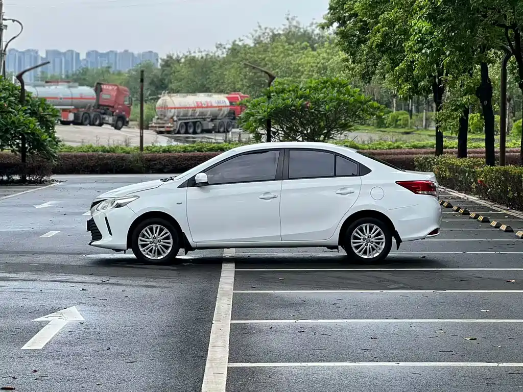 Toyota Vios — миниатюра 5
