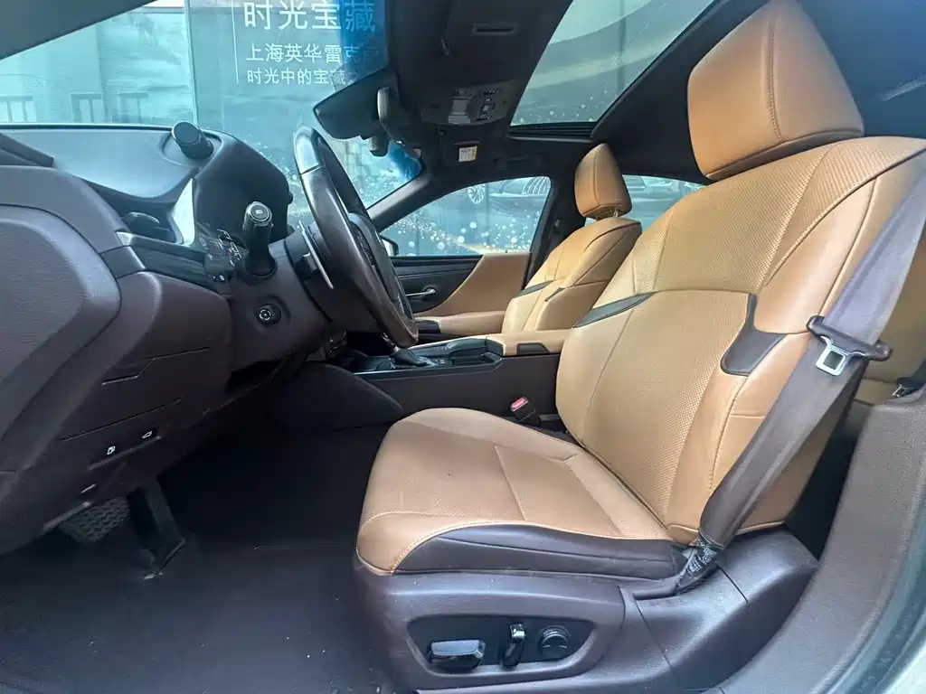Lexus ES — миниатюра 8