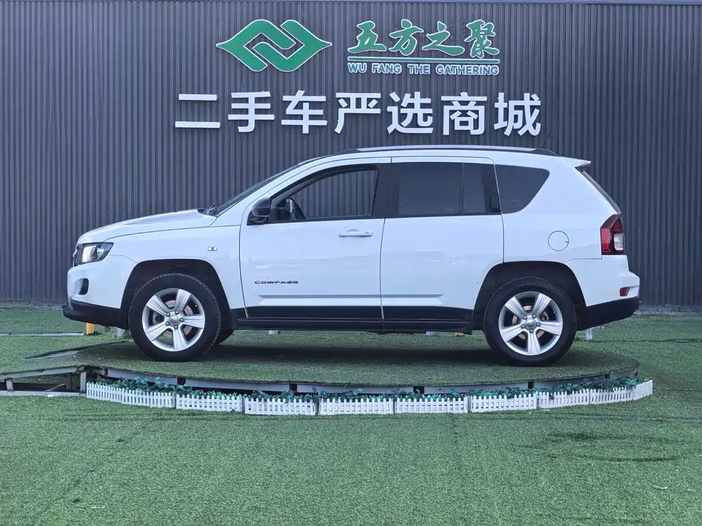 Jeep Compass (Import) — миниатюра 17
