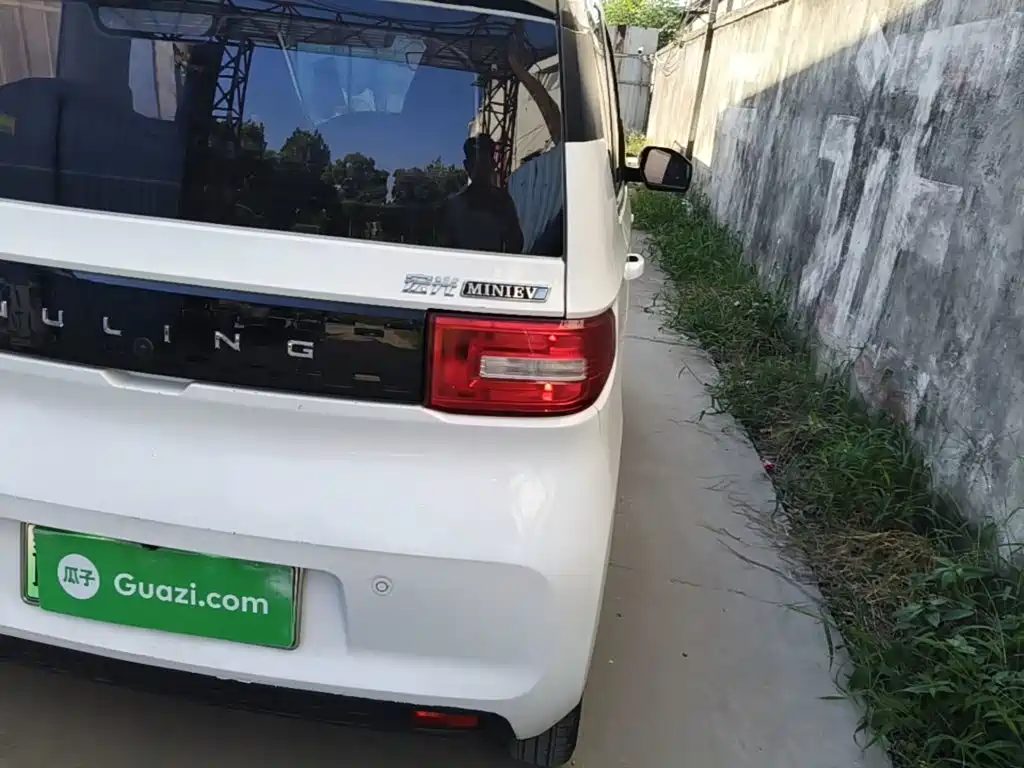 Wuling MINIEV — миниатюра 8