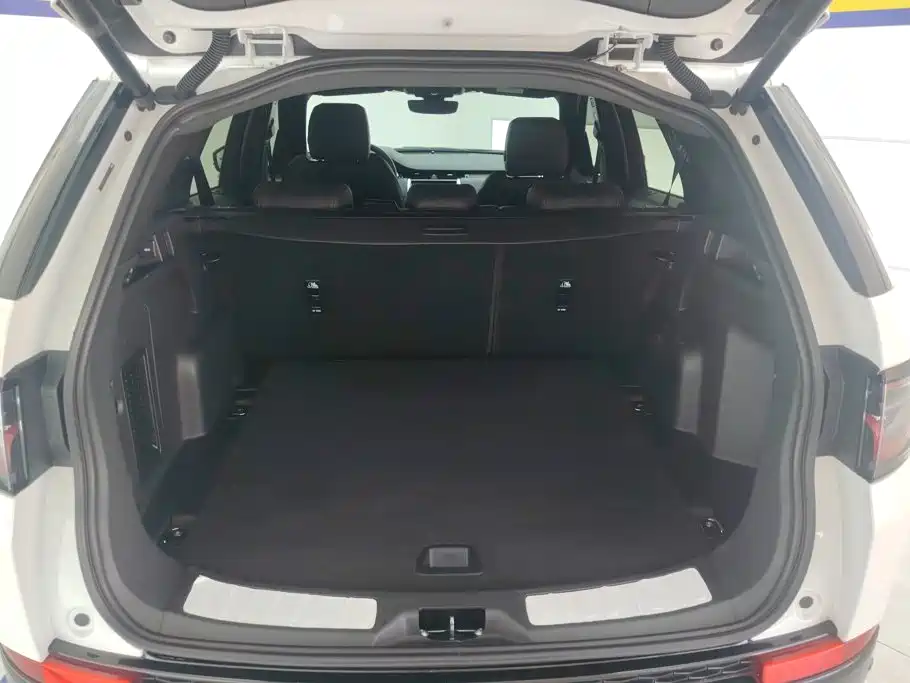 Land Rover Discovery Sport — миниатюра 4