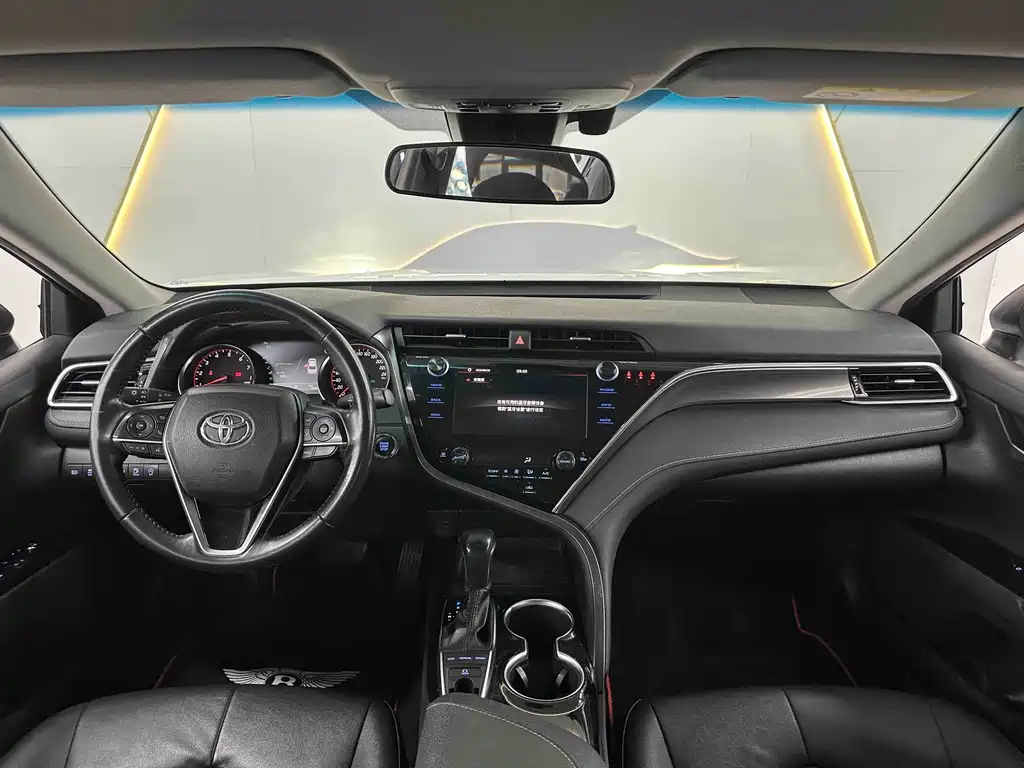 Toyota Camry — миниатюра 5