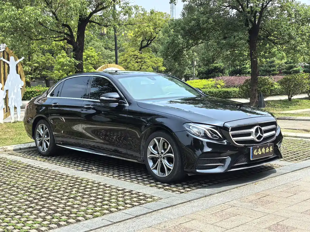 Mercedes-Benz E-Class — миниатюра 3