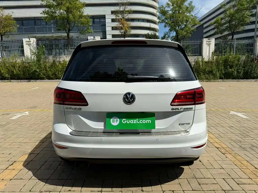 VOLKSWAGEN GOLF*JIAYU