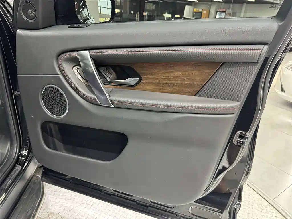 Land Rover Discovery Sport Hybrid — миниатюра 18