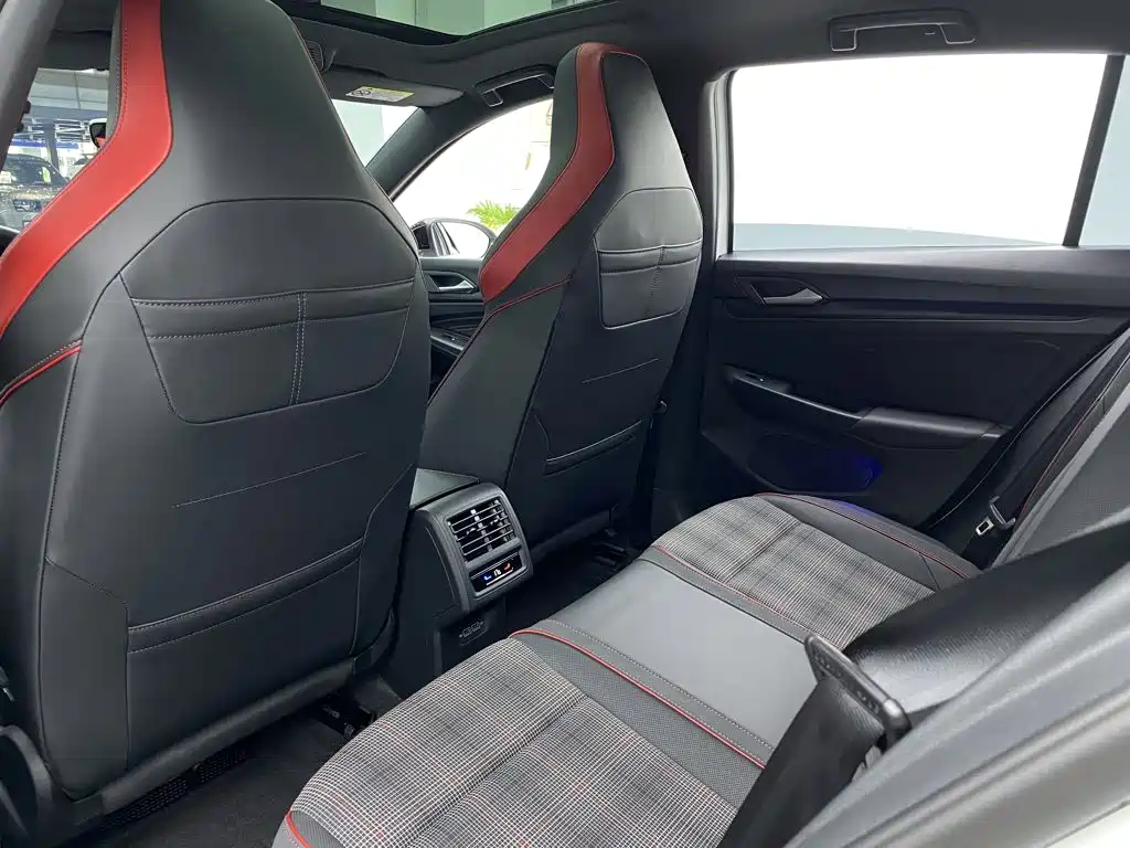Volkswagen Golf GTI — миниатюра 20