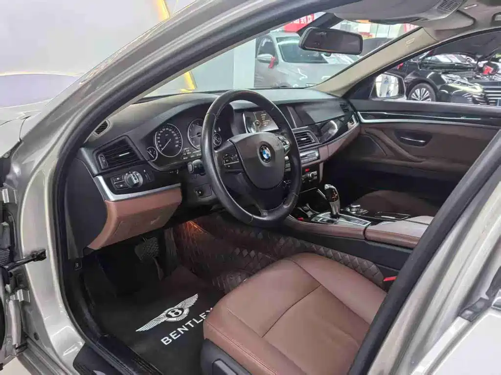 BMW 5 Series — миниатюра 4