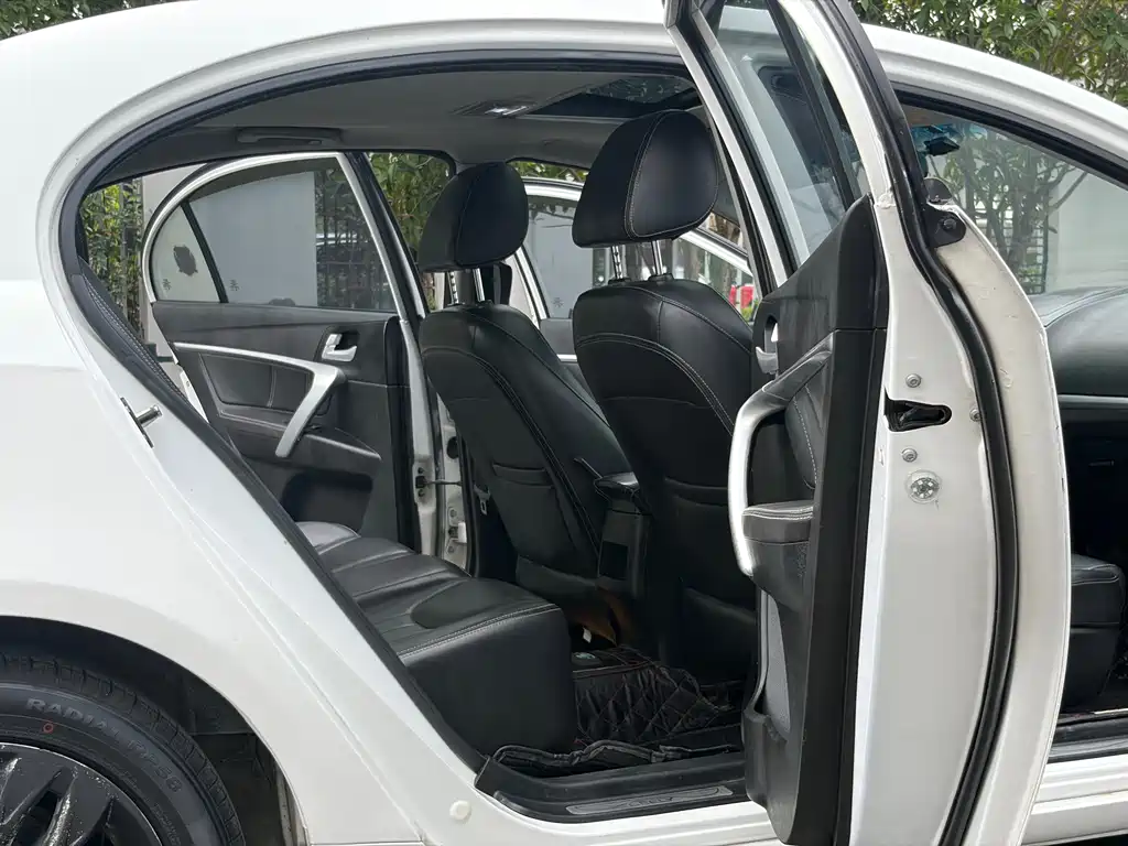 Geely Emgrand — миниатюра 13