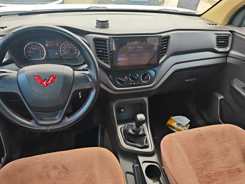 Wuling Hongguang V — миниатюра 13