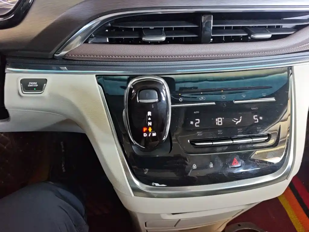 Buick GL8 — миниатюра 14