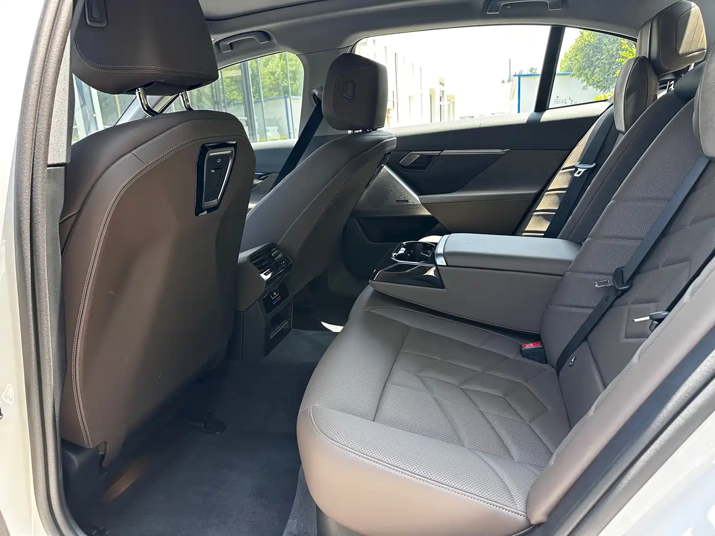 BMW 5 series 2025 Белый из Китая