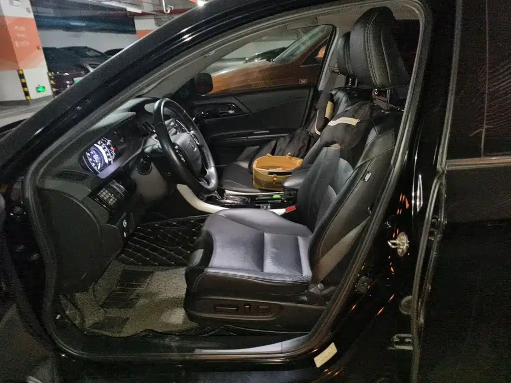 Honda Accord — миниатюра 8