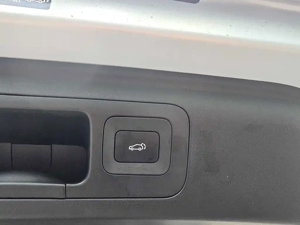 GAC Motor 传祺E8 PHEV — миниатюра 17