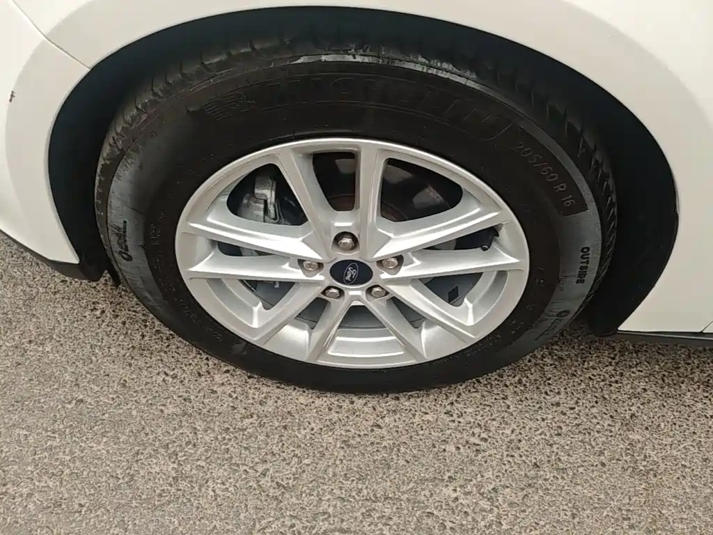Ford Focus — миниатюра 23