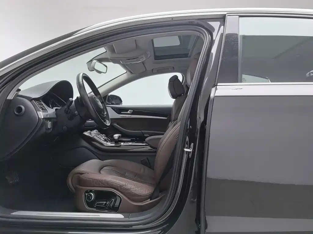 Audi A8 — миниатюра 10