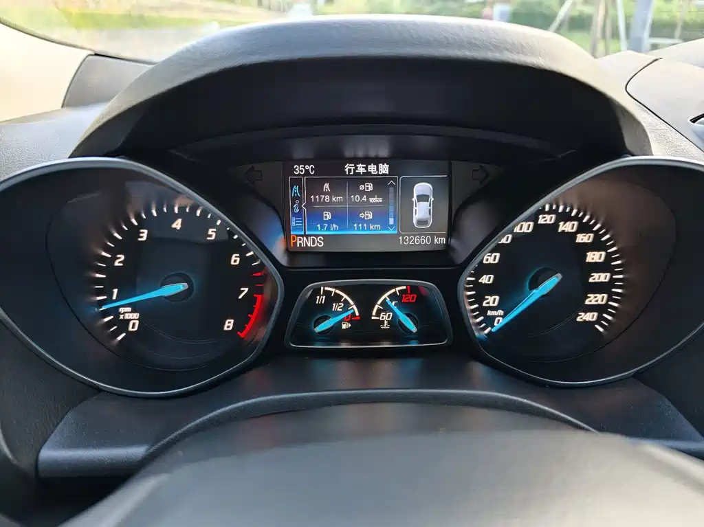 Ford Kuga 2.0L GTDi 4WD Sport Type, фото 10