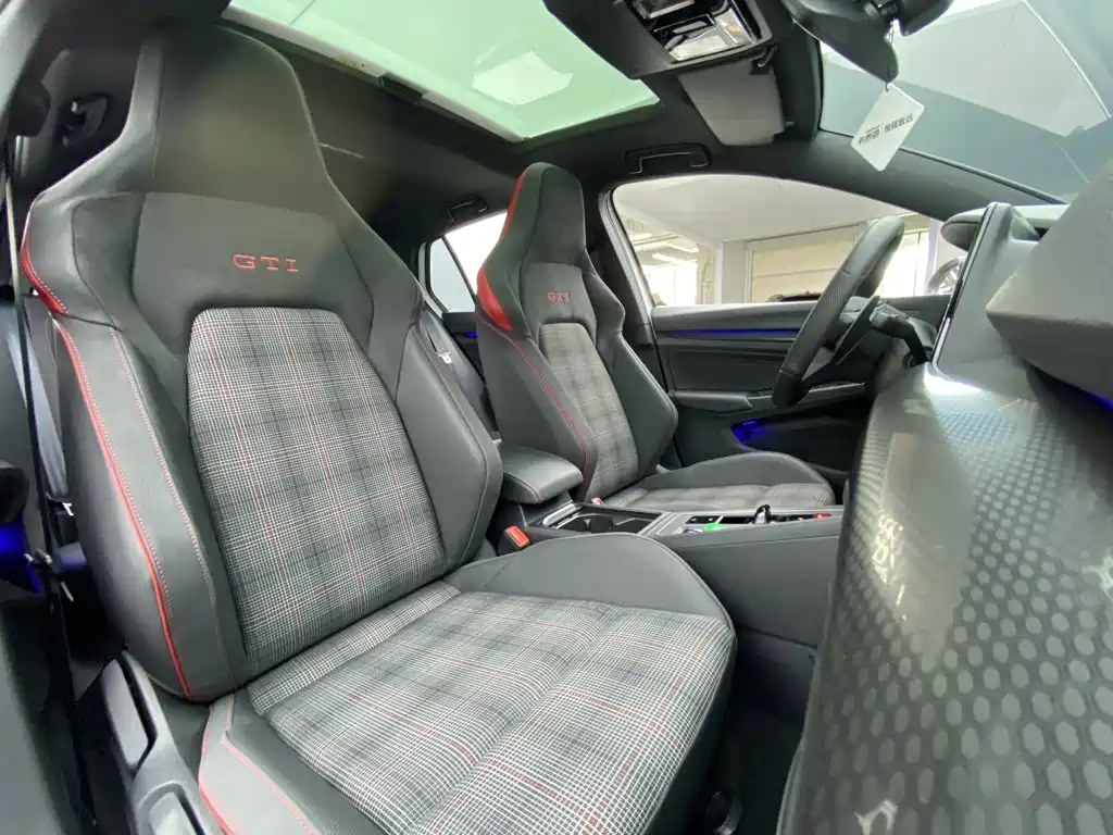 Volkswagen Golf GTI — миниатюра 28