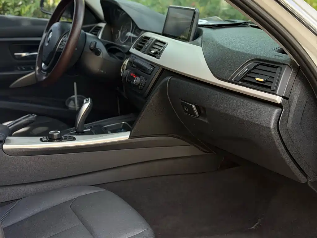 BMW 3 Series — миниатюра 16