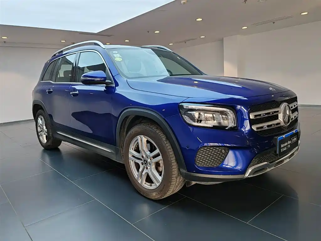 MERCEDES-BENZ GLB