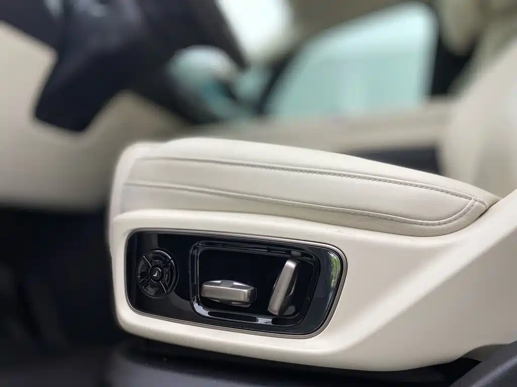 Li Auto Li MEGA — миниатюра 24