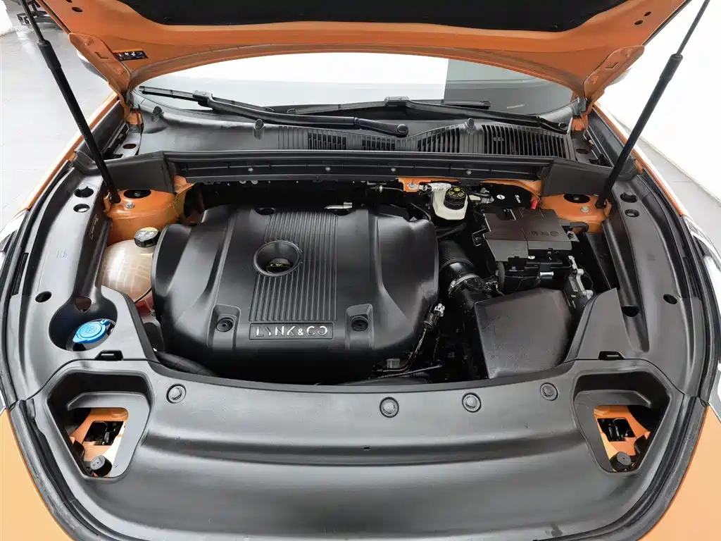 LYNK & CO. 02 HATCHBACK