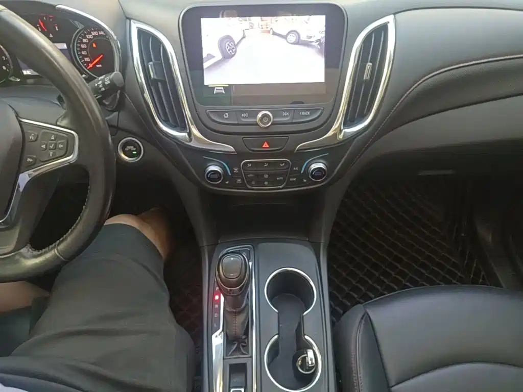 Chevrolet Equinox — миниатюра 10