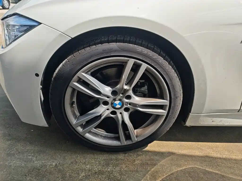 BMW 3 Series — миниатюра 23