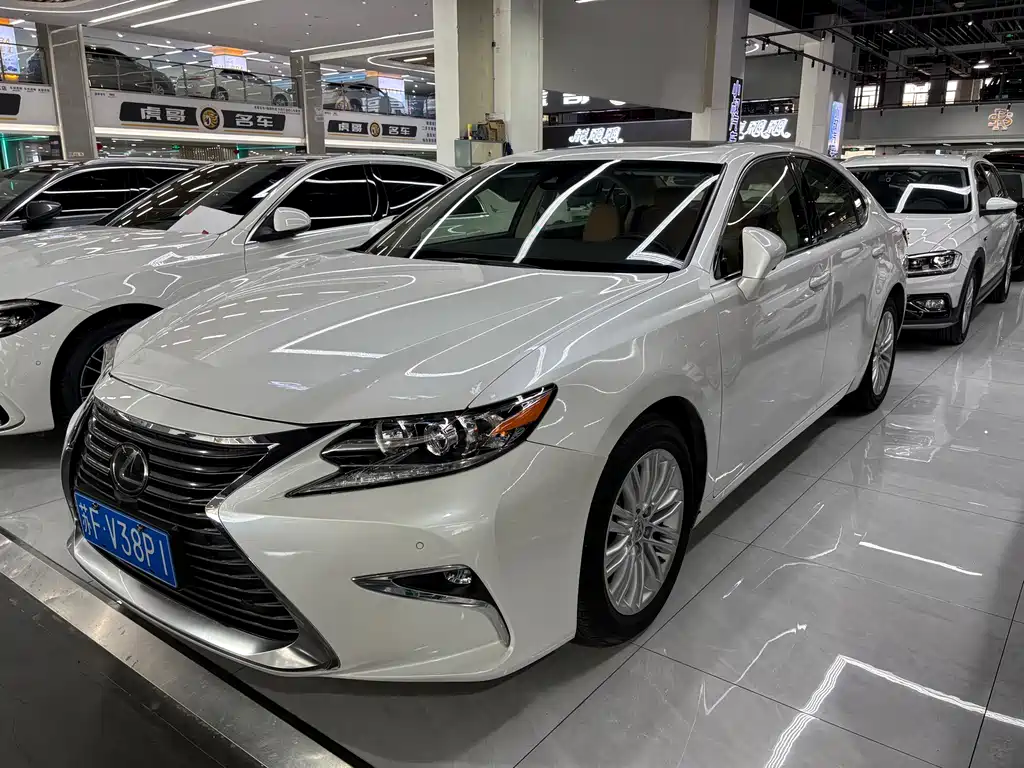 Lexus ES 2017