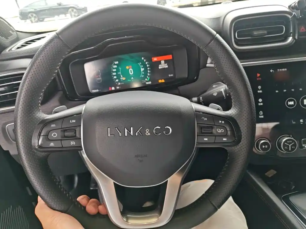 Lynk & Co 03 — миниатюра 11