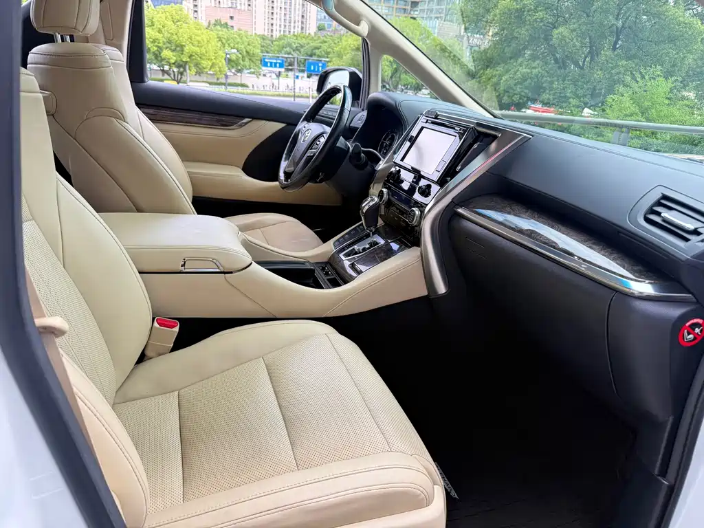 Toyota Alphard — фотографии объявления, Фото 11