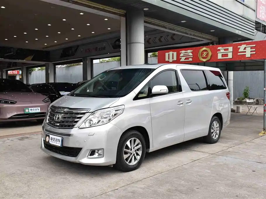 Toyota Alphard 2013