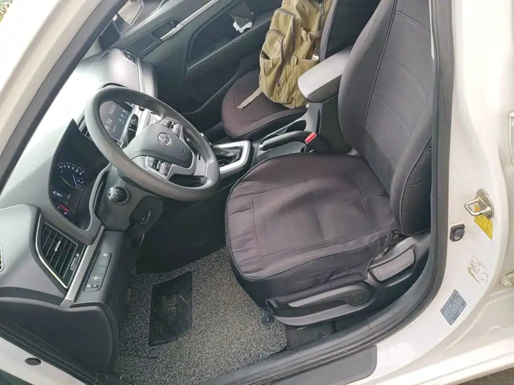Hyundai Elantra — миниатюра 15