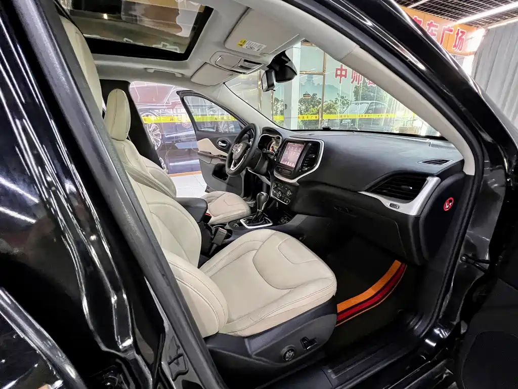Jeep Cherokee — миниатюра 15