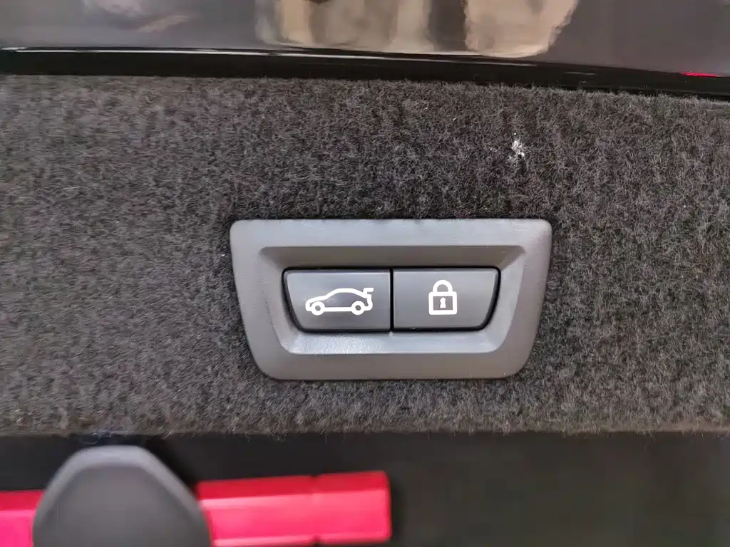 BMW 7 Series — миниатюра 16