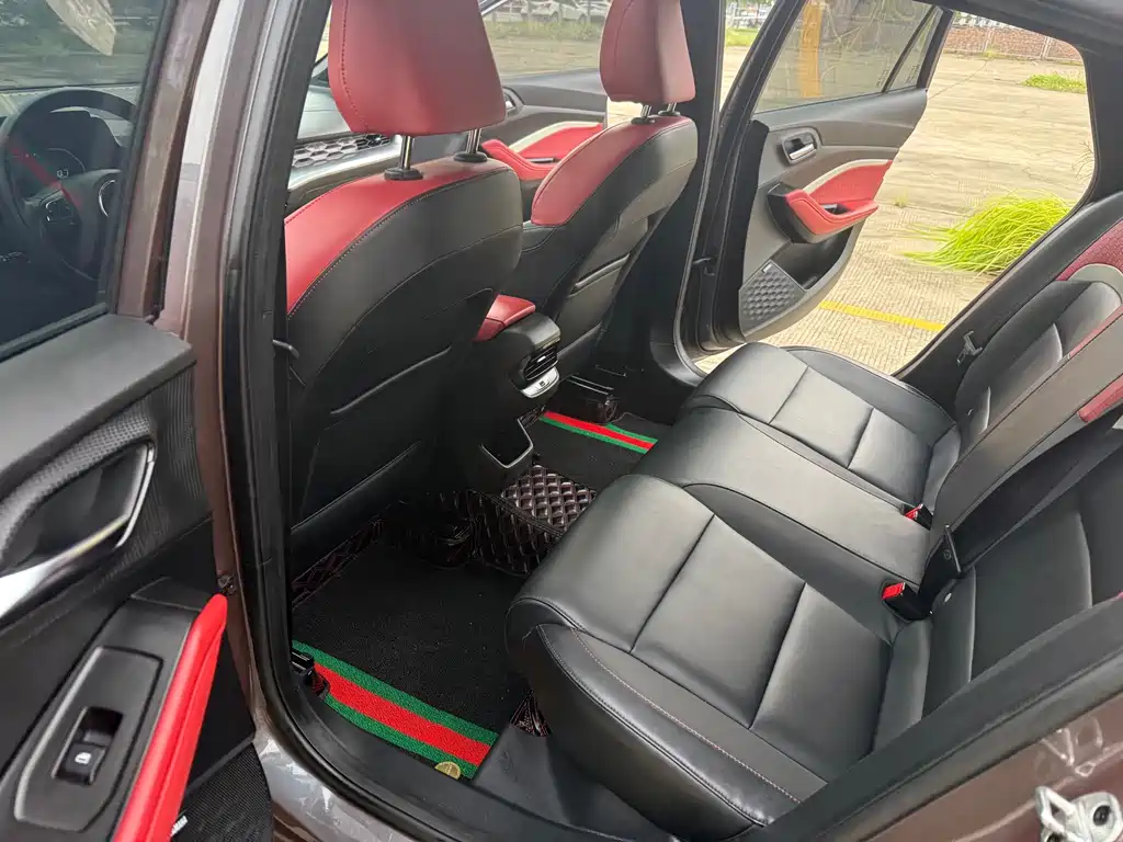 MG MG5 — миниатюра 18
