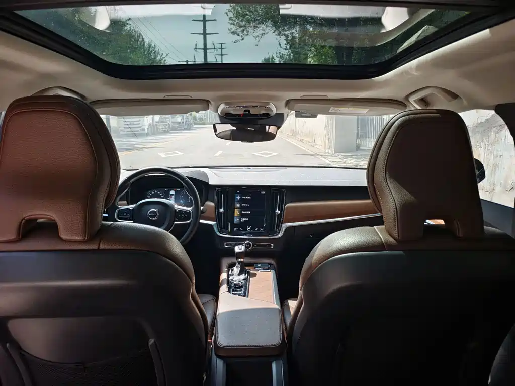 Volvo S90 — миниатюра 7