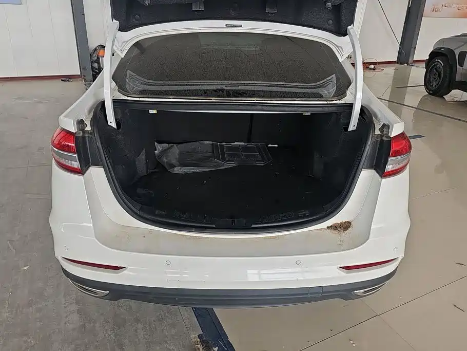 Ford Mondeo — миниатюра 4