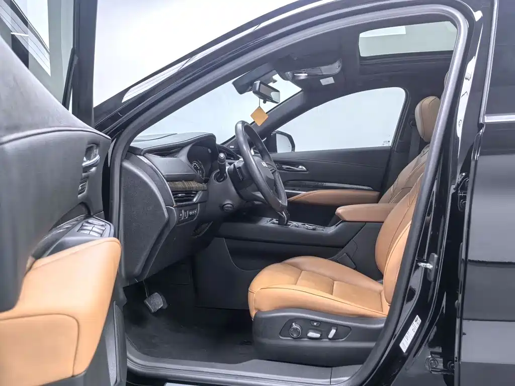 Cadillac XT4 — миниатюра 6