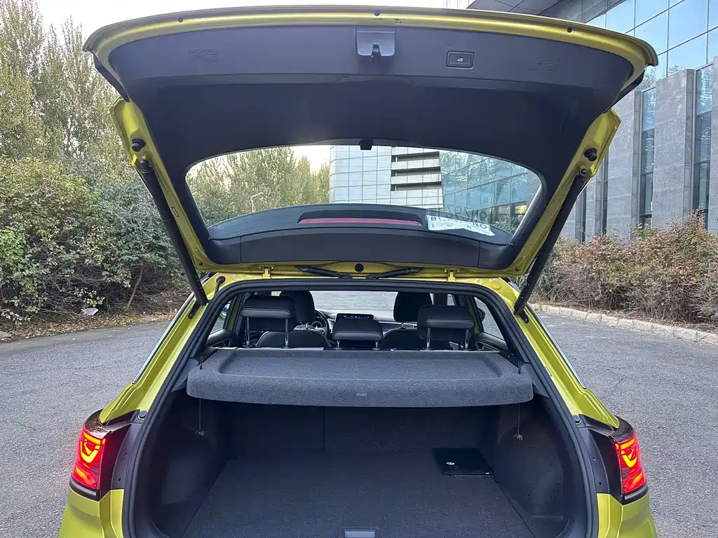 VOLKSWAGEN T ROC EXPLORING SONGS