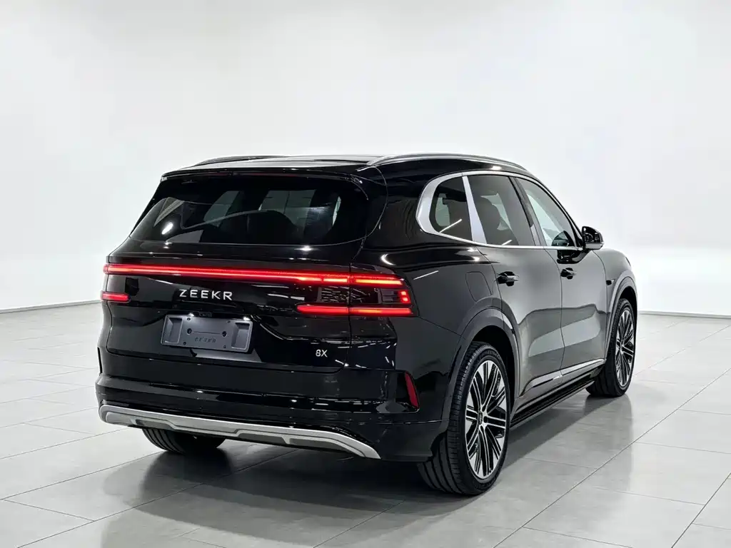 Заказать Zeekr 极氪8X 2026 года за 8 614 922 ₽  из Китая