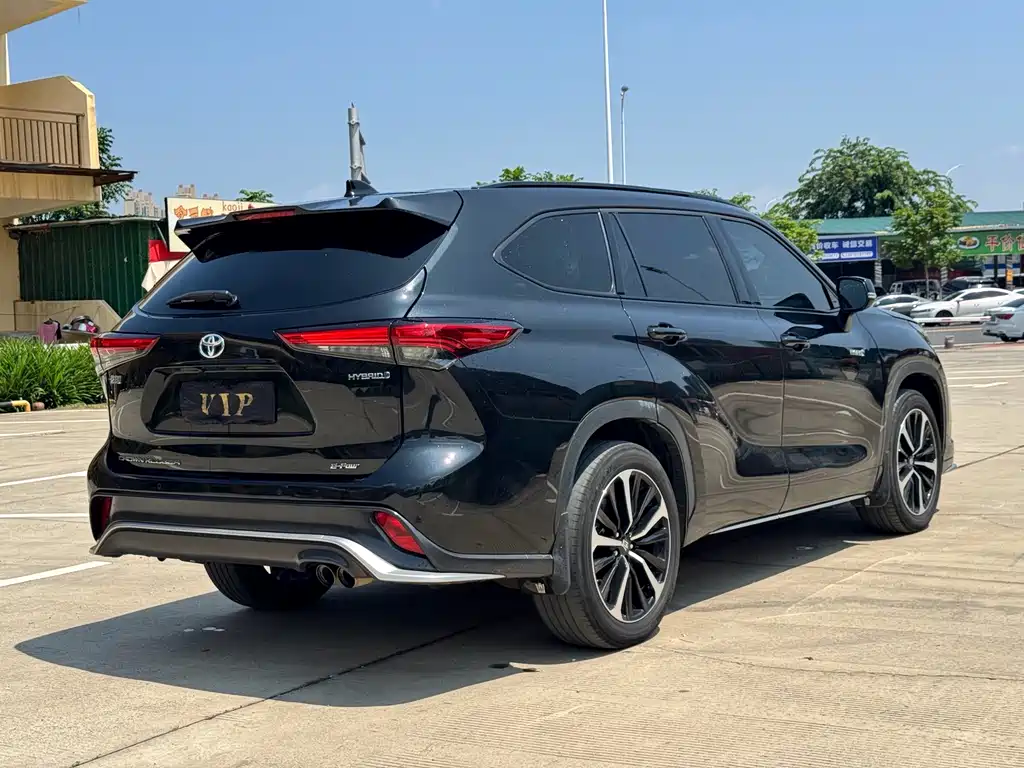 Toyota Crown Kluger — миниатюра 10