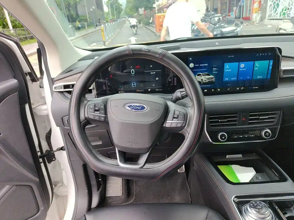 Ford Edge — миниатюра 6