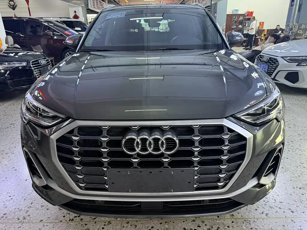 Audi Q3 2023 35 TFSI Fashion (1.4T)