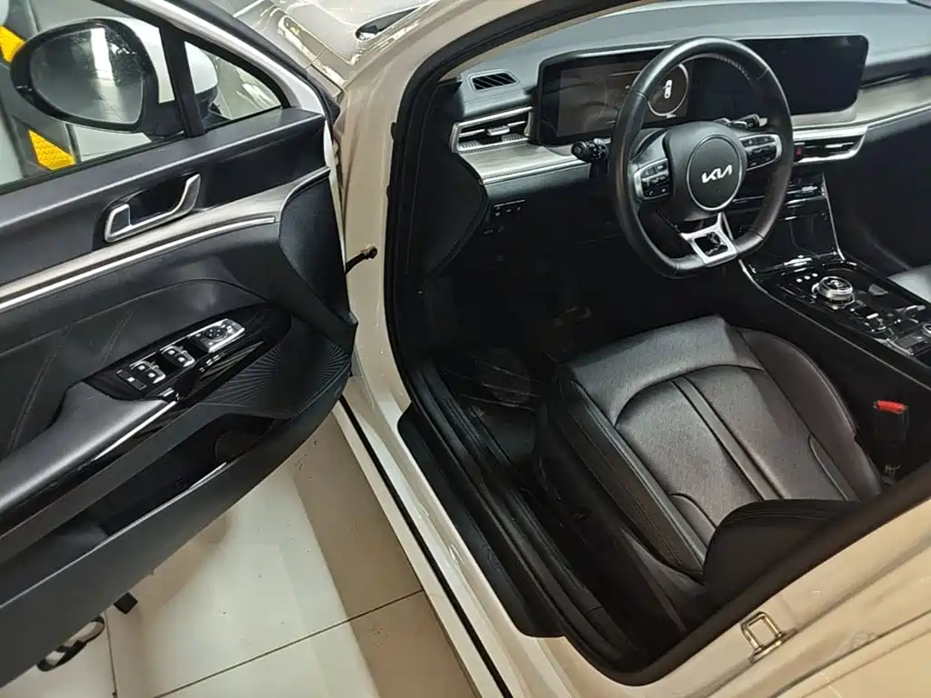 Kia K5 — миниатюра 16