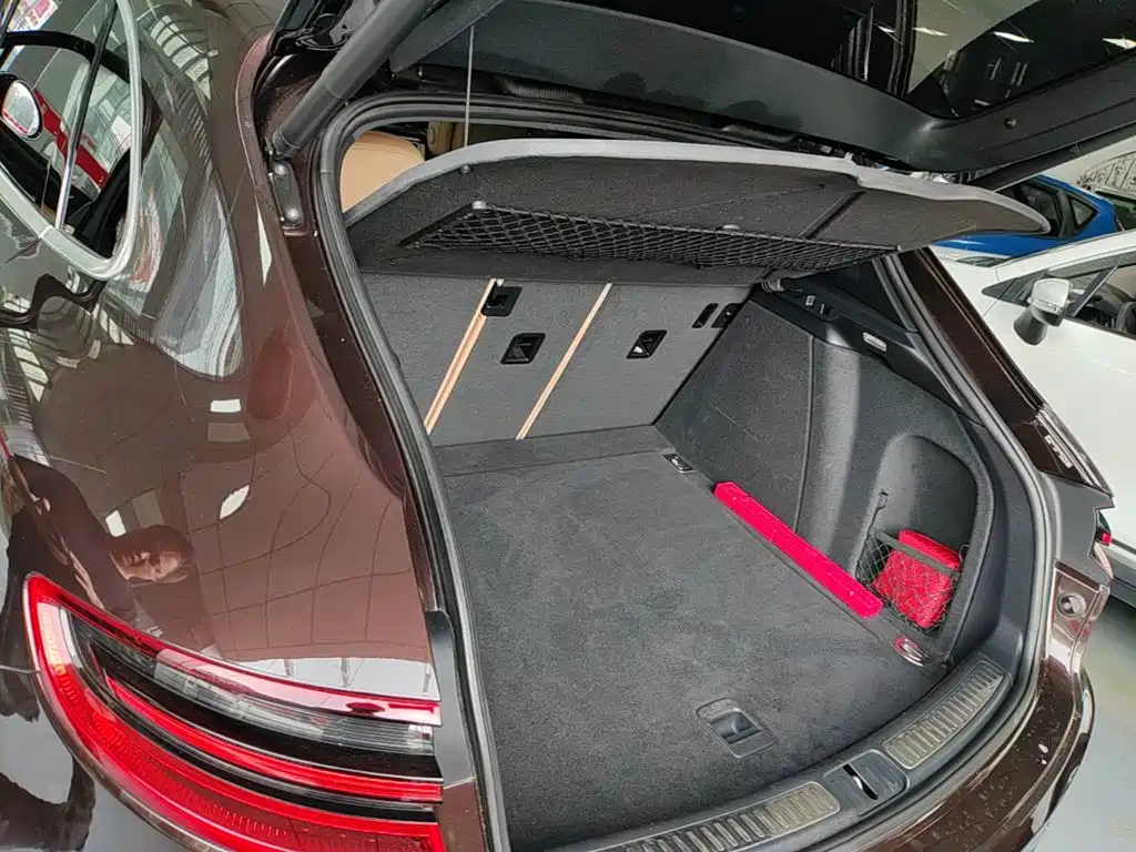 Porsche Macan — миниатюра 19