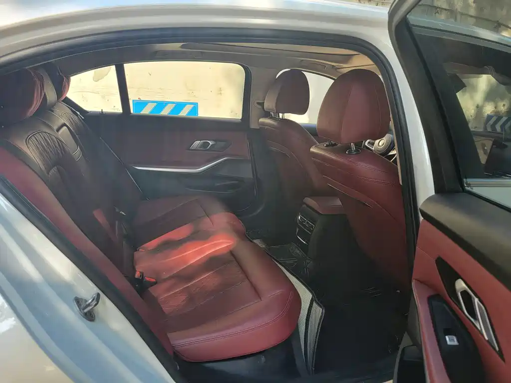 BMW 3 Series — миниатюра 17
